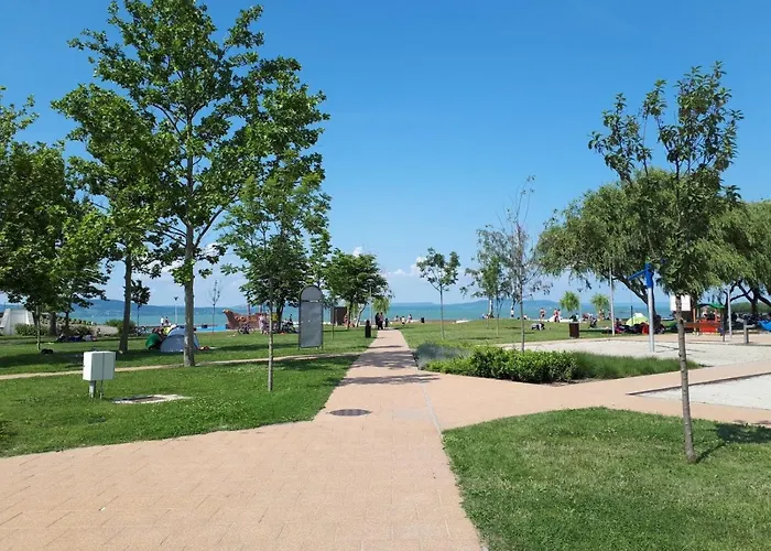 Livi Merevfalu Kerti Medencevel アパート Fonyód